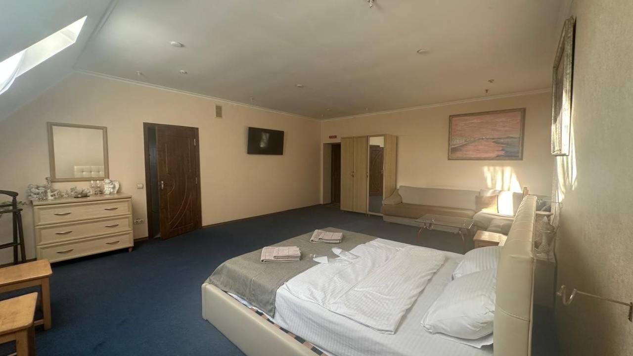 Sava Dream Hotel ชึโตเมอร์ ภายนอก รูปภาพ